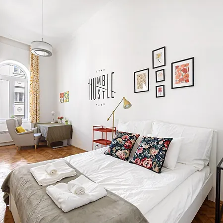 King Street 62m2 Balcony View * Budapest